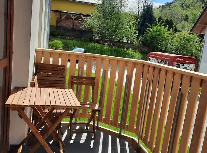 Krysztal A10, Garaz * Karpacz