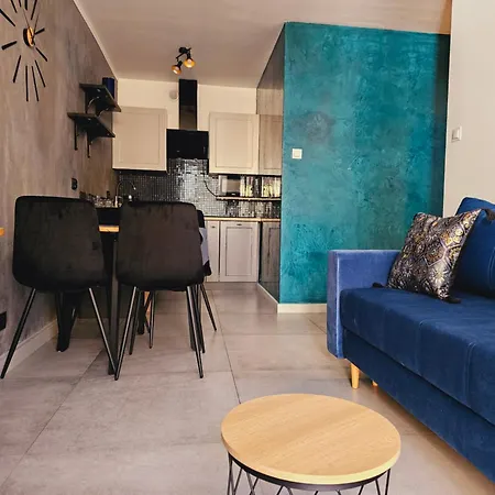 Krysztal A10, Garaz Apartment *
