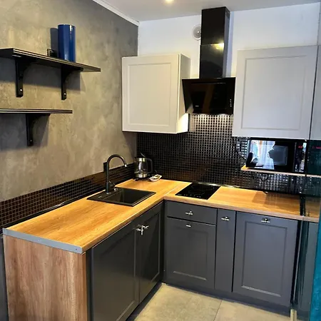 Kryształ A10, Garaż Apartament